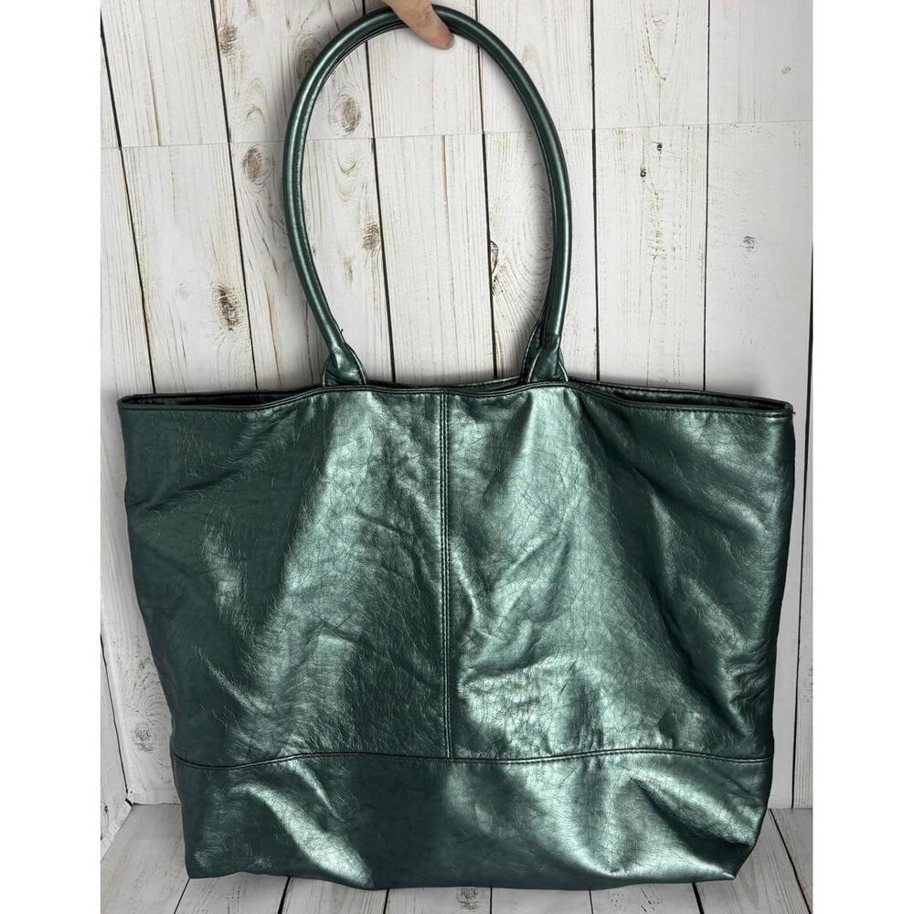 Saks Fifth Avenue Metallic Green Vegan Leather Tote Pocket